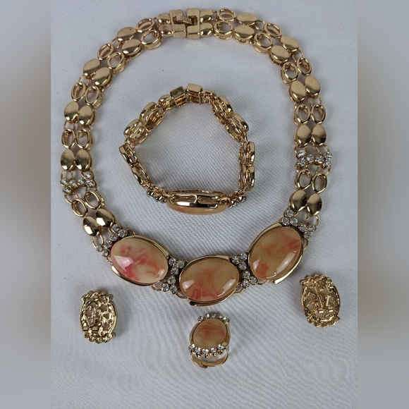 NWOT, BEAUTIFUL AFRICAN PARTY JEWELRY SET. - Picture 7 of 7